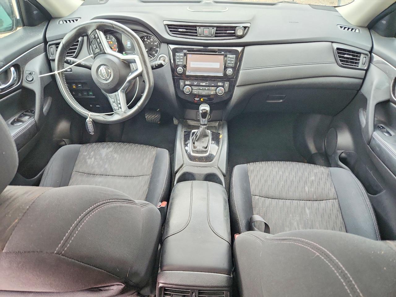 2017 NISSAN ROGUE SV photo 8