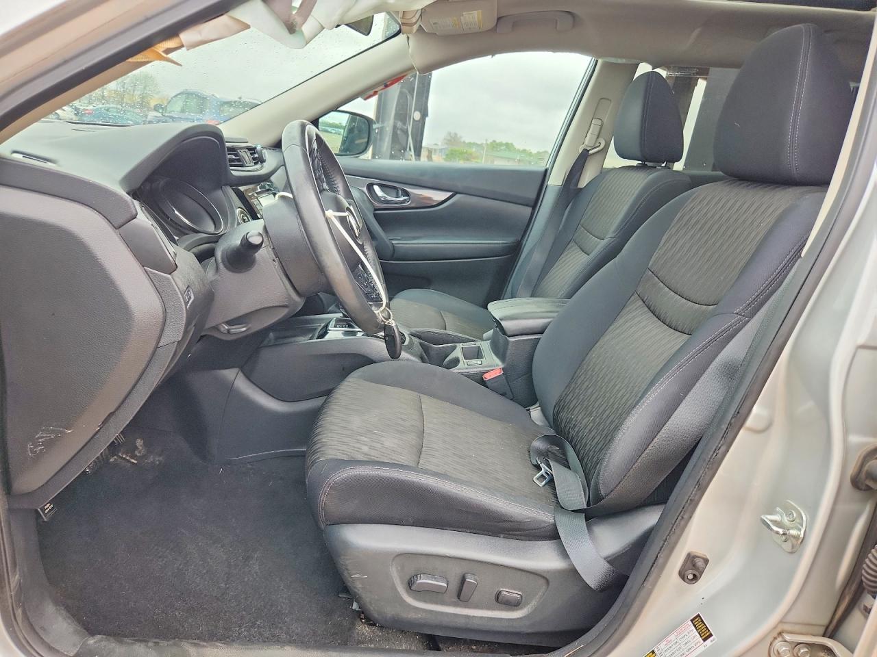 2017 NISSAN ROGUE SV photo 7