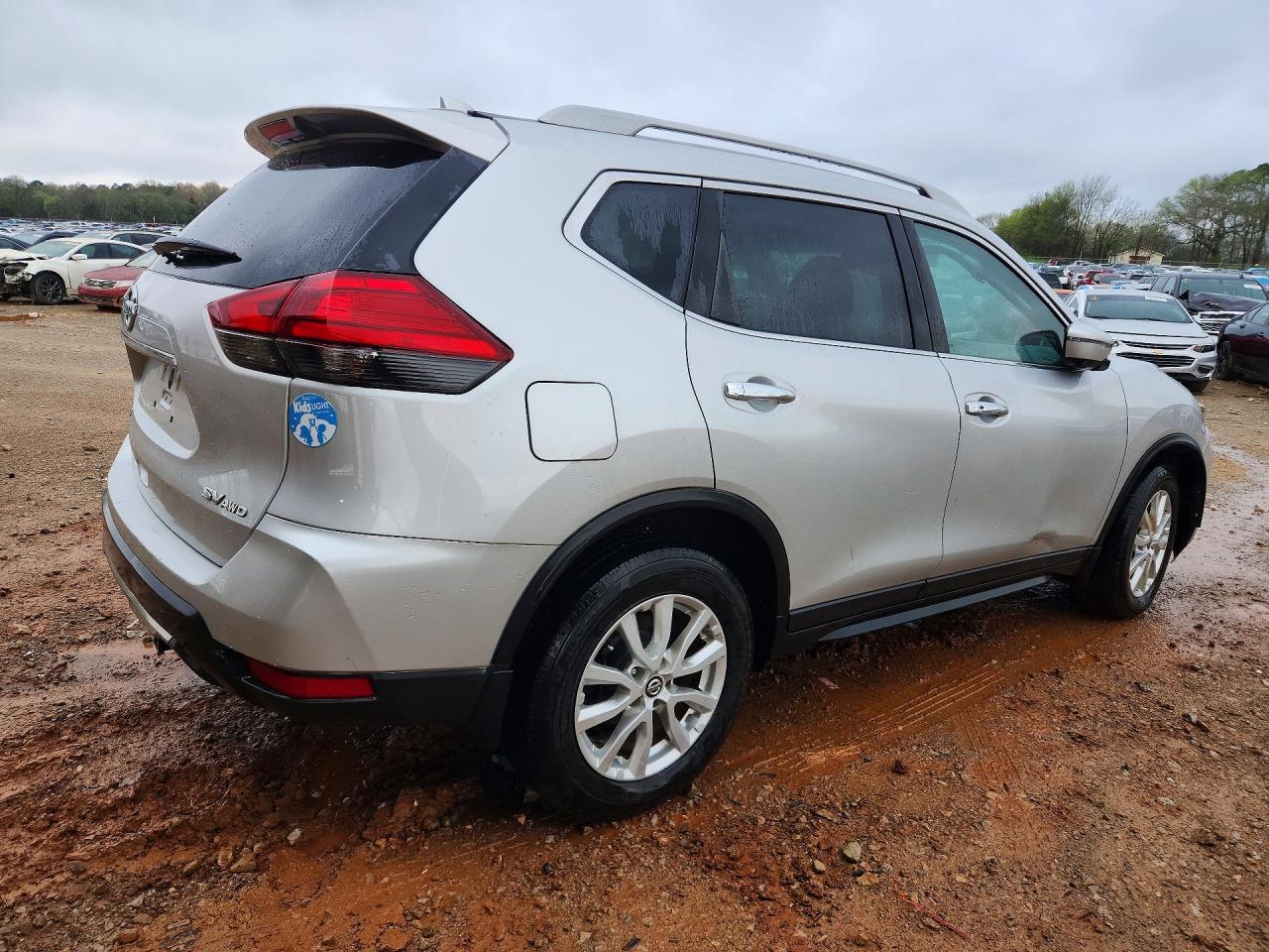 2017 NISSAN ROGUE SV photo 3