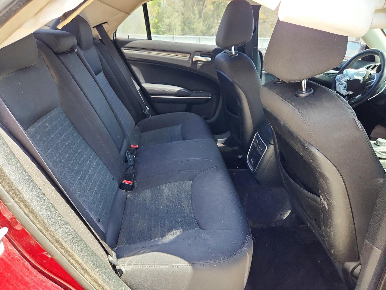 2018 CHRYSLER 300 TOURING photo 19