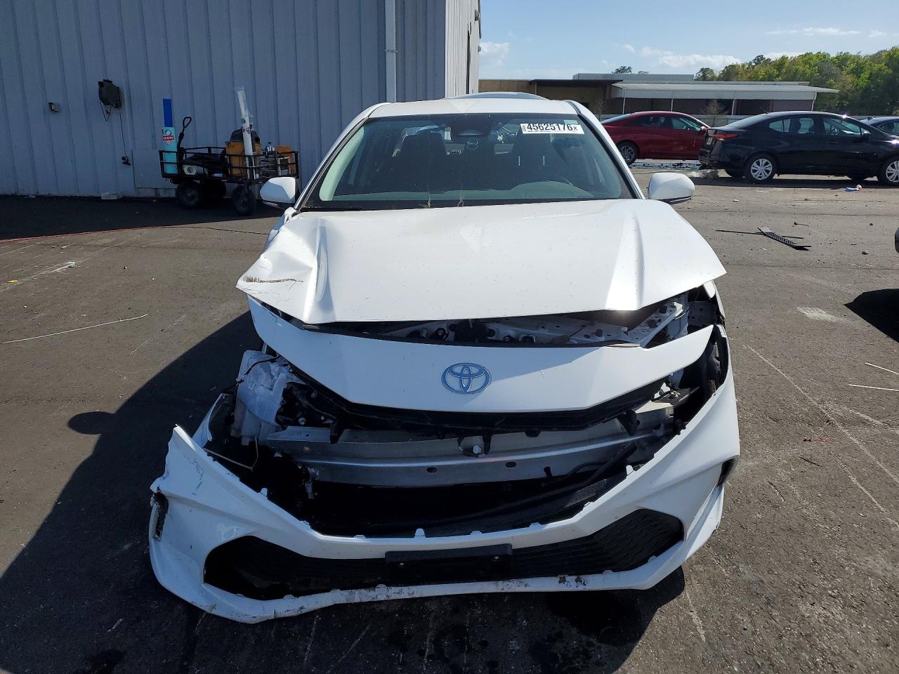 2025 TOYOTA CAMRY LE photo 9