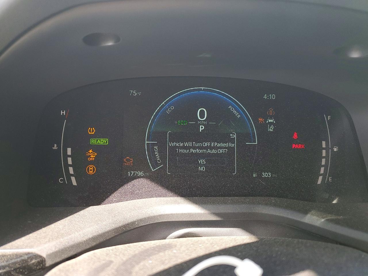 2025 TOYOTA CAMRY LE photo 17