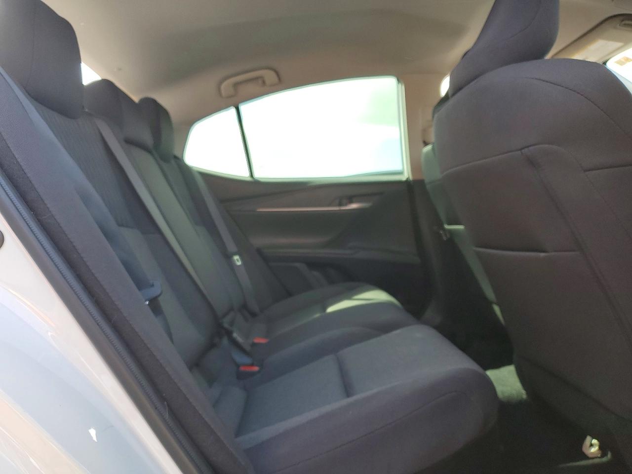 2025 TOYOTA CAMRY LE photo 19