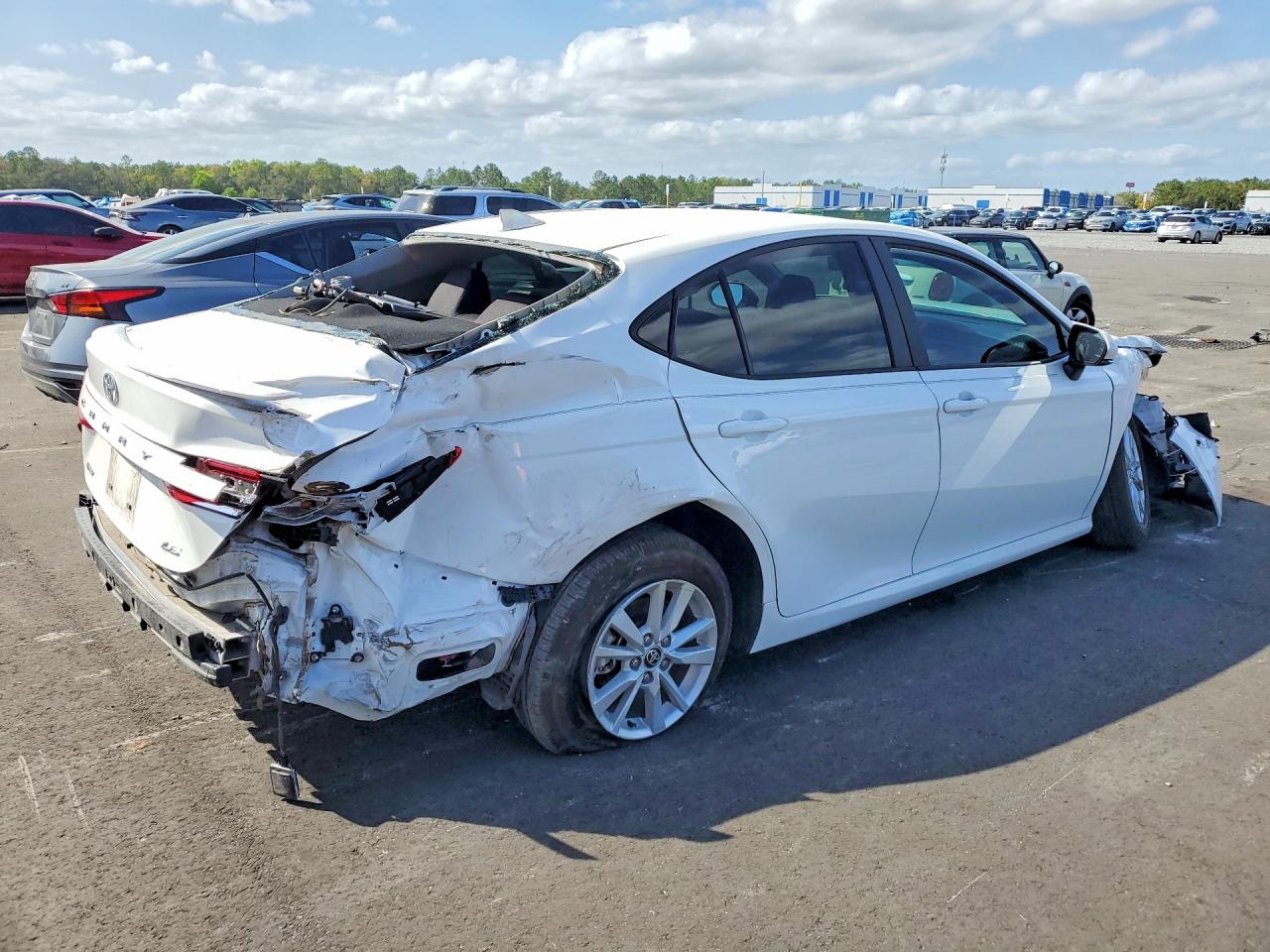 2025 TOYOTA CAMRY LE photo 5