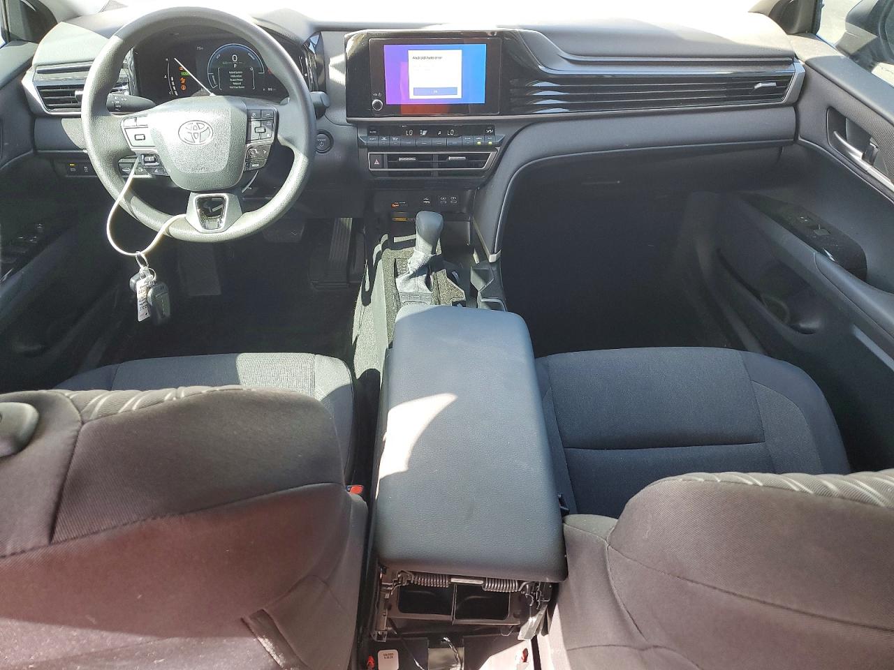 2025 TOYOTA CAMRY LE photo 15