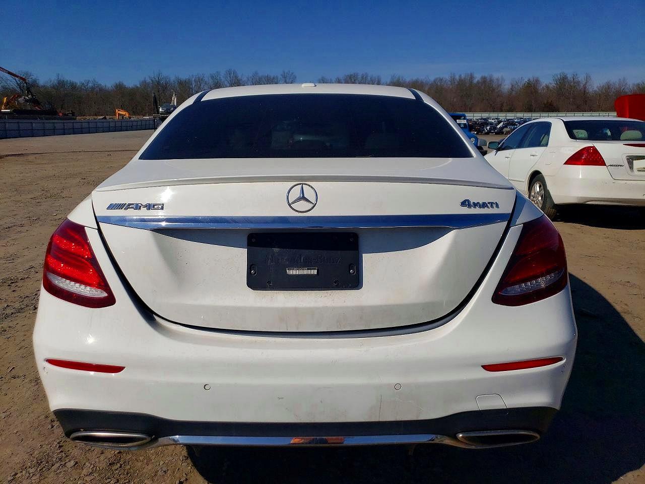 2017 MERCEDES-BENZ E 300 4MATIC photo 11