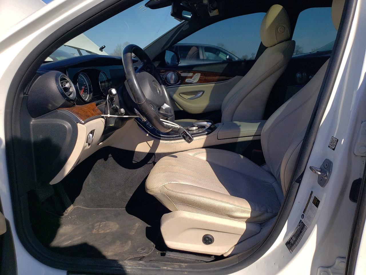 2017 MERCEDES-BENZ E 300 4MATIC photo 13