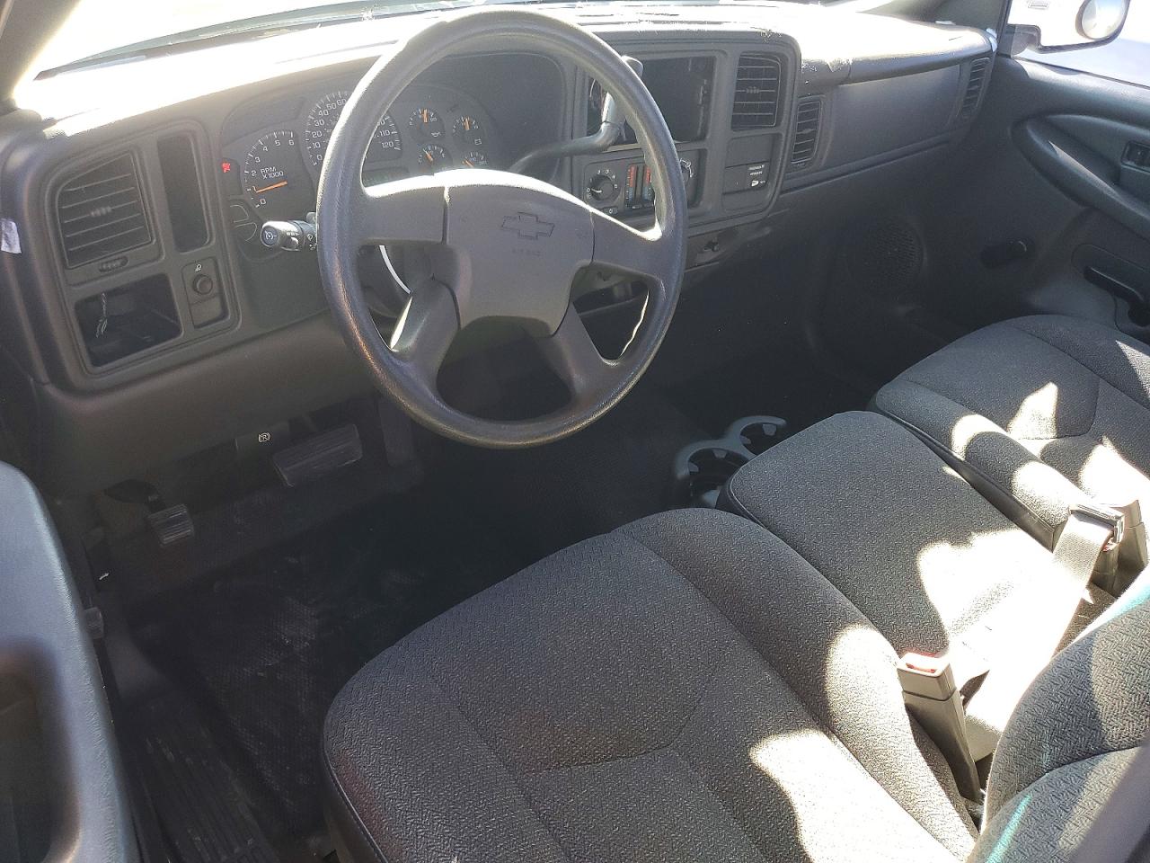 2004 CHEVROLET SILVERADO C1500 photo 8