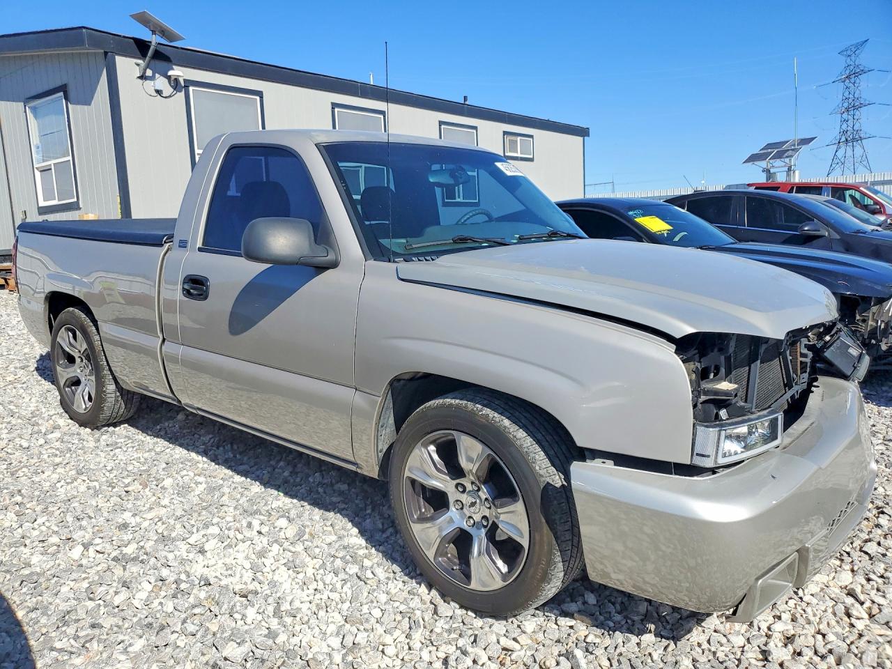 2004 CHEVROLET SILVERADO C1500 photo 4
