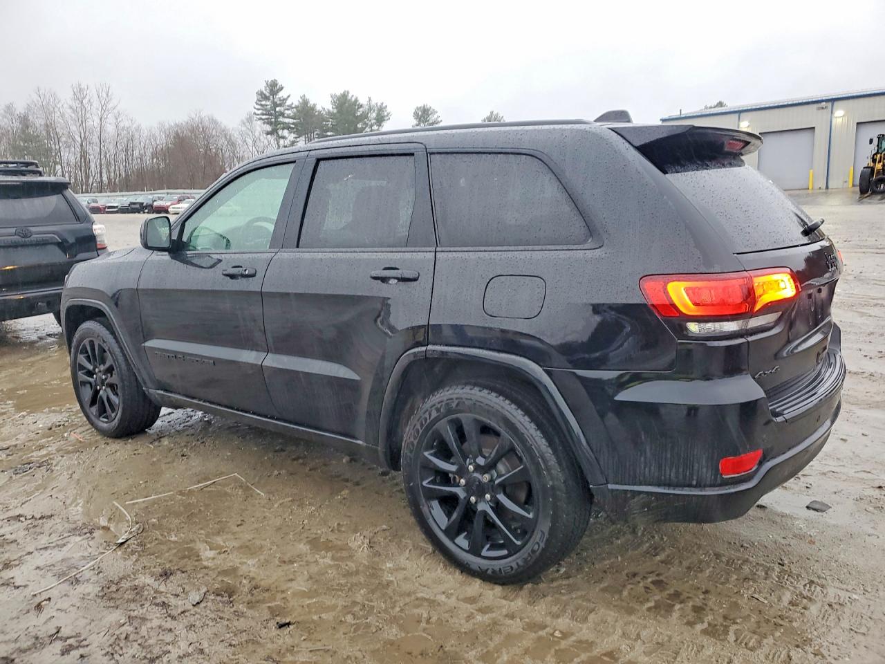 2018 JEEP GRAND CHEROKEE LAREDO photo 3