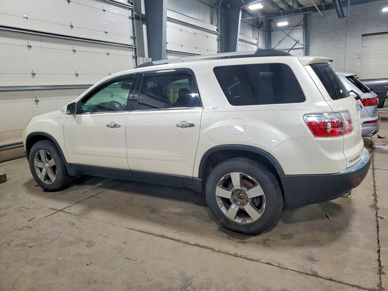 2011 GMC ACADIA SLT-1 photo 2