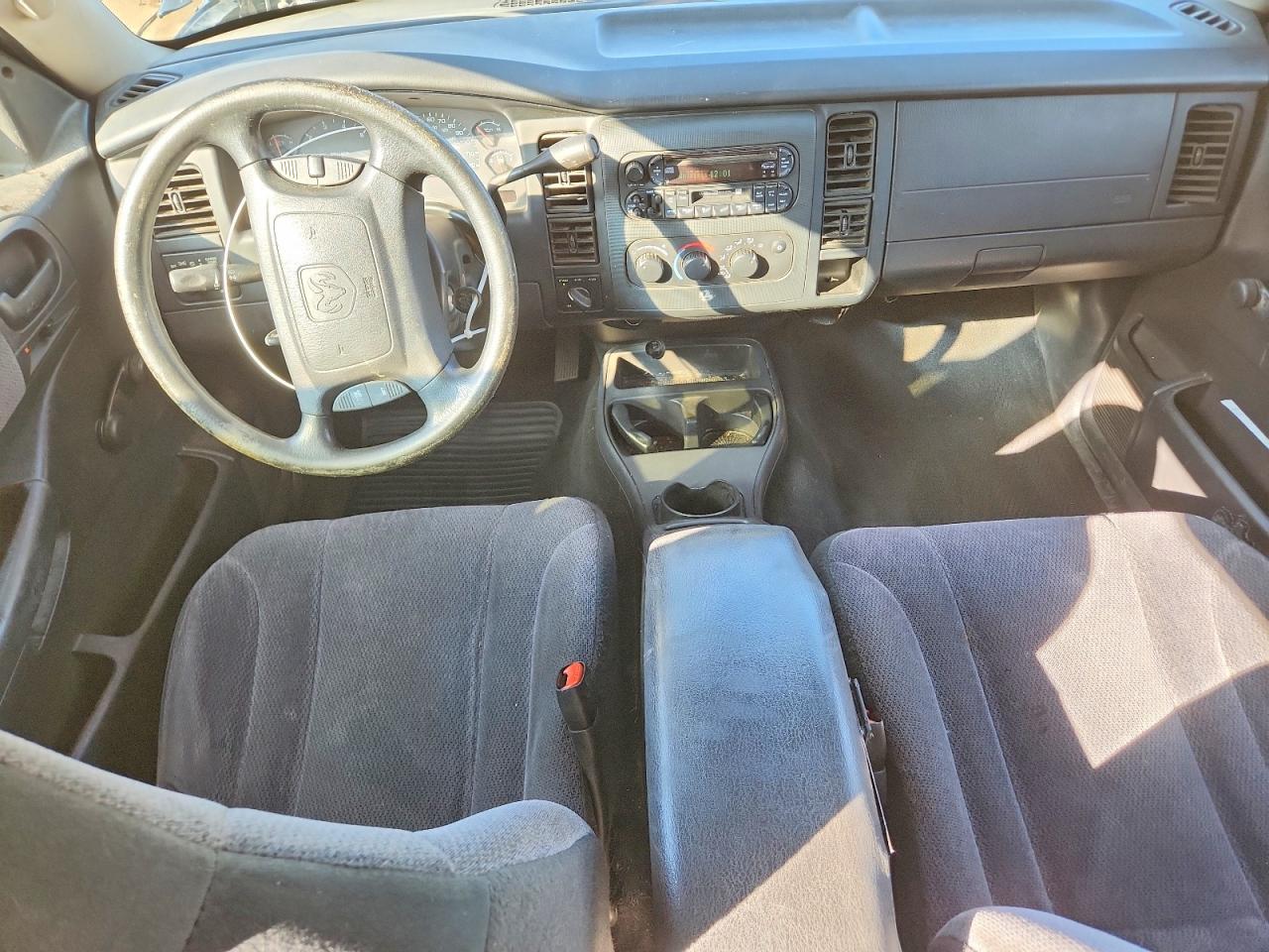2004 DODGE DAKOTA QUAD SLT photo 22