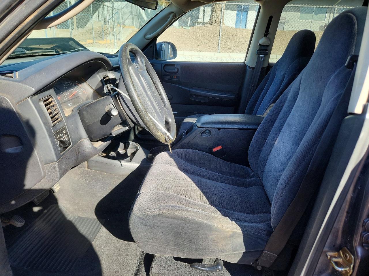 2004 DODGE DAKOTA QUAD SLT photo 19