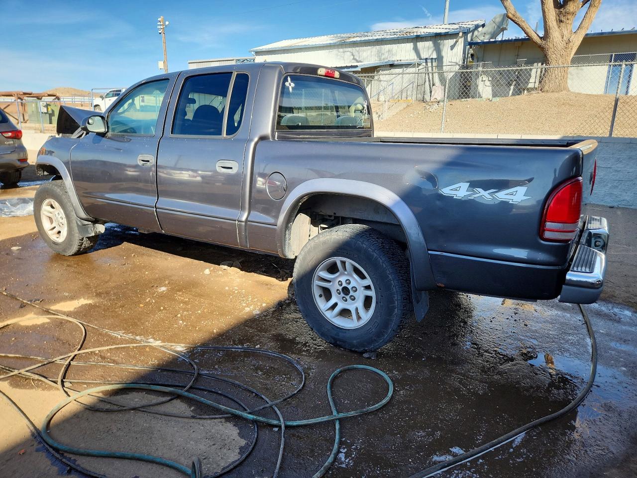 2004 DODGE DAKOTA QUAD SLT photo 4