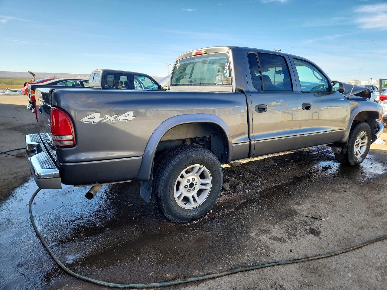 2004 DODGE DAKOTA QUAD SLT photo 7