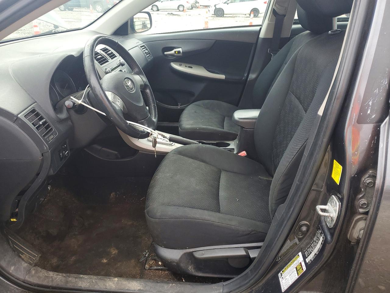 2010 TOYOTA COROLLA S photo 7