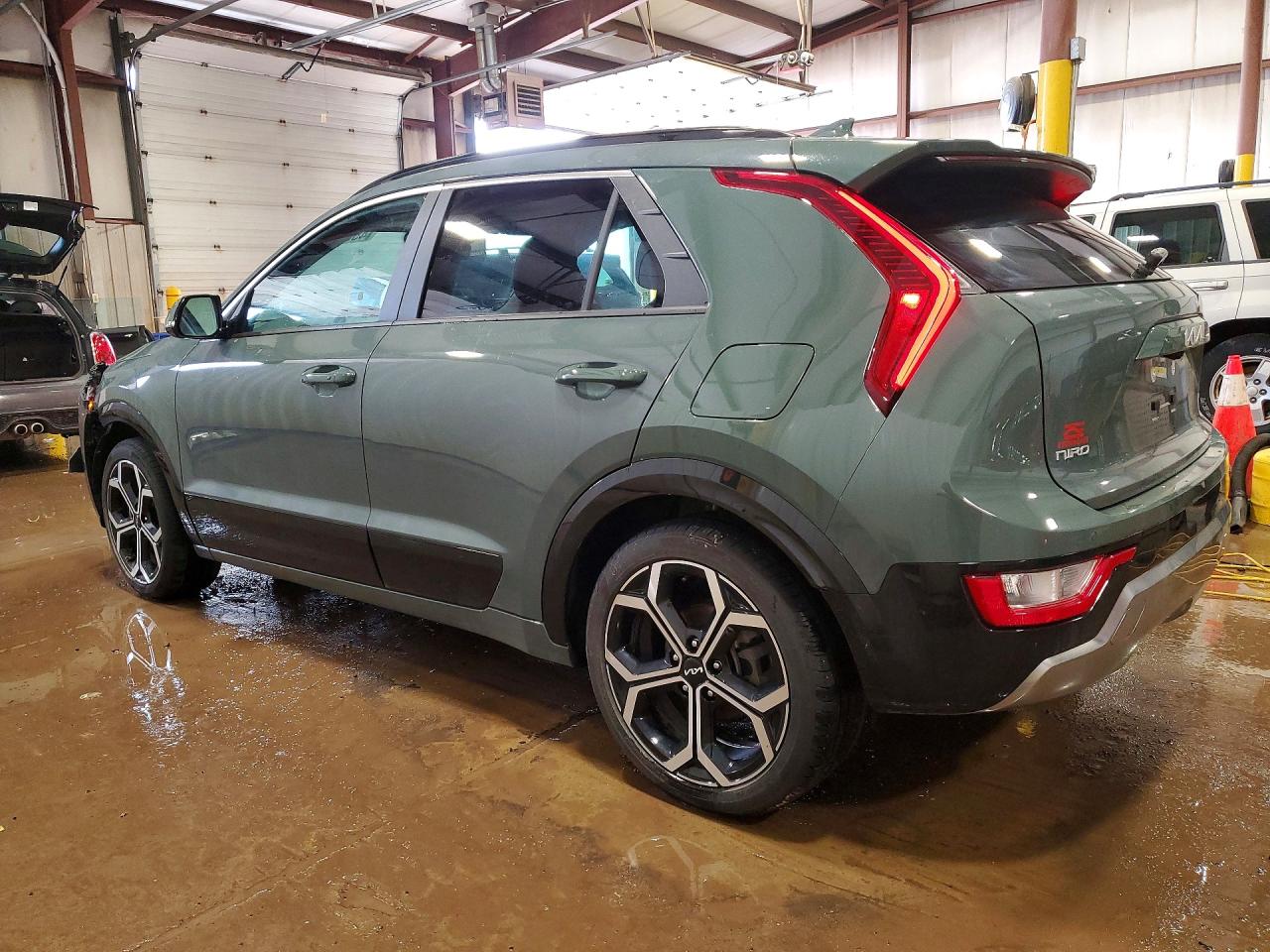 2025 KIA NIRO EX TOURING photo 2