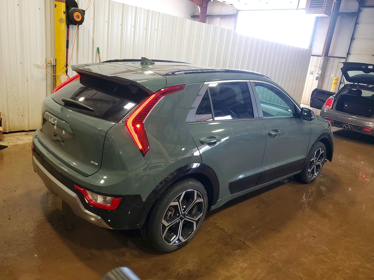 2025 KIA NIRO EX TOURING photo 3