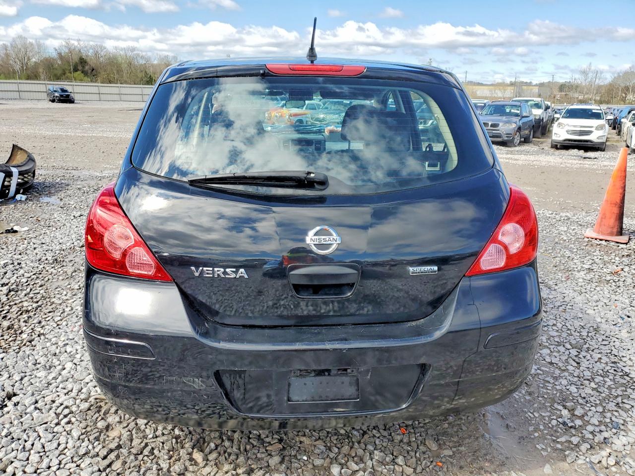 2012 NISSAN VERSA 1.8 S photo 16