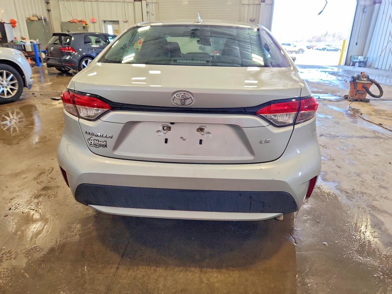 2020 TOYOTA COROLLA LE photo 11