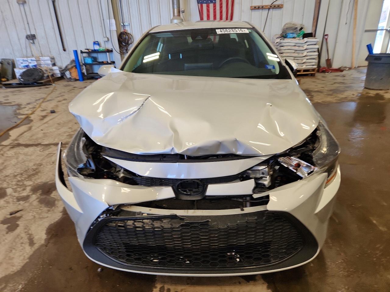 2020 TOYOTA COROLLA LE photo 9