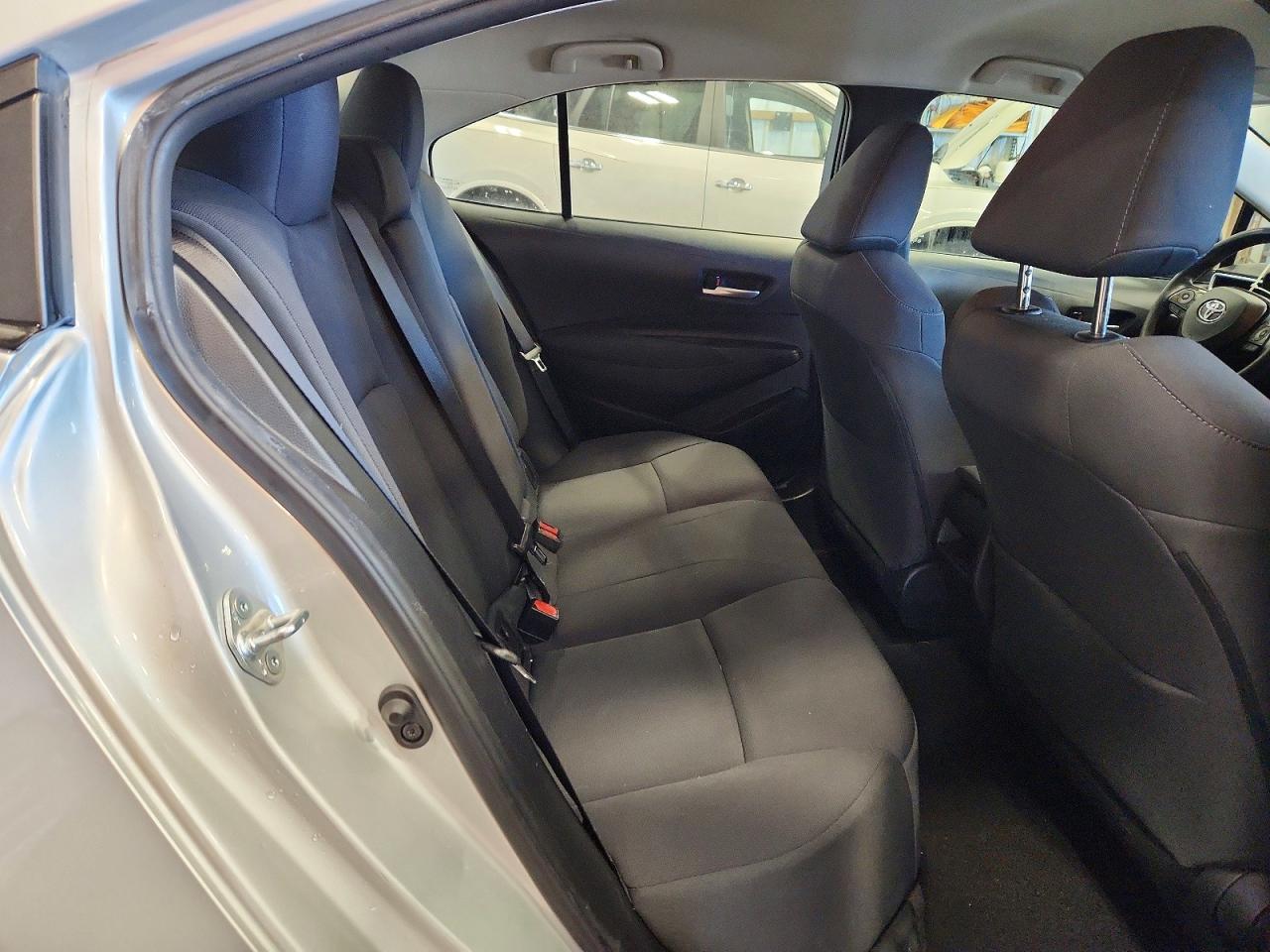 2020 TOYOTA COROLLA LE photo 19