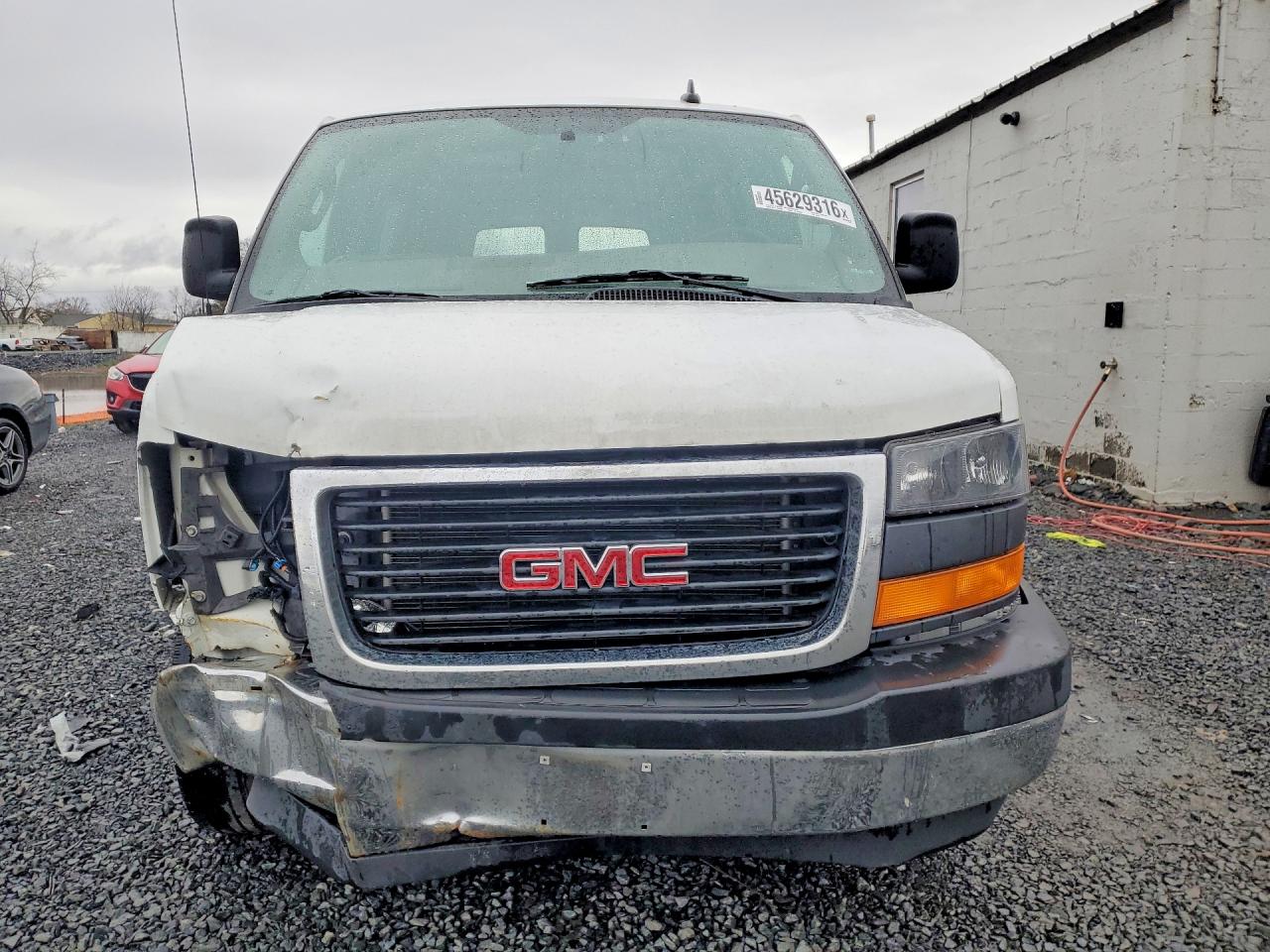 2023 GMC SAVANA G2500 photo 5