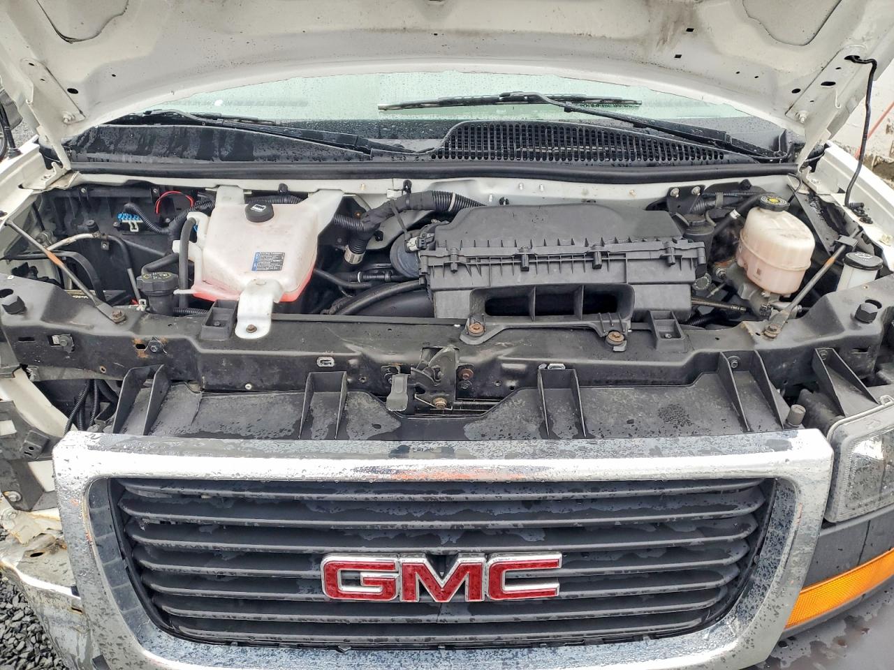 2023 GMC SAVANA G2500 photo 12