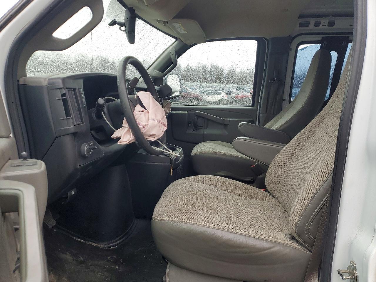 2023 GMC SAVANA G2500 photo 7
