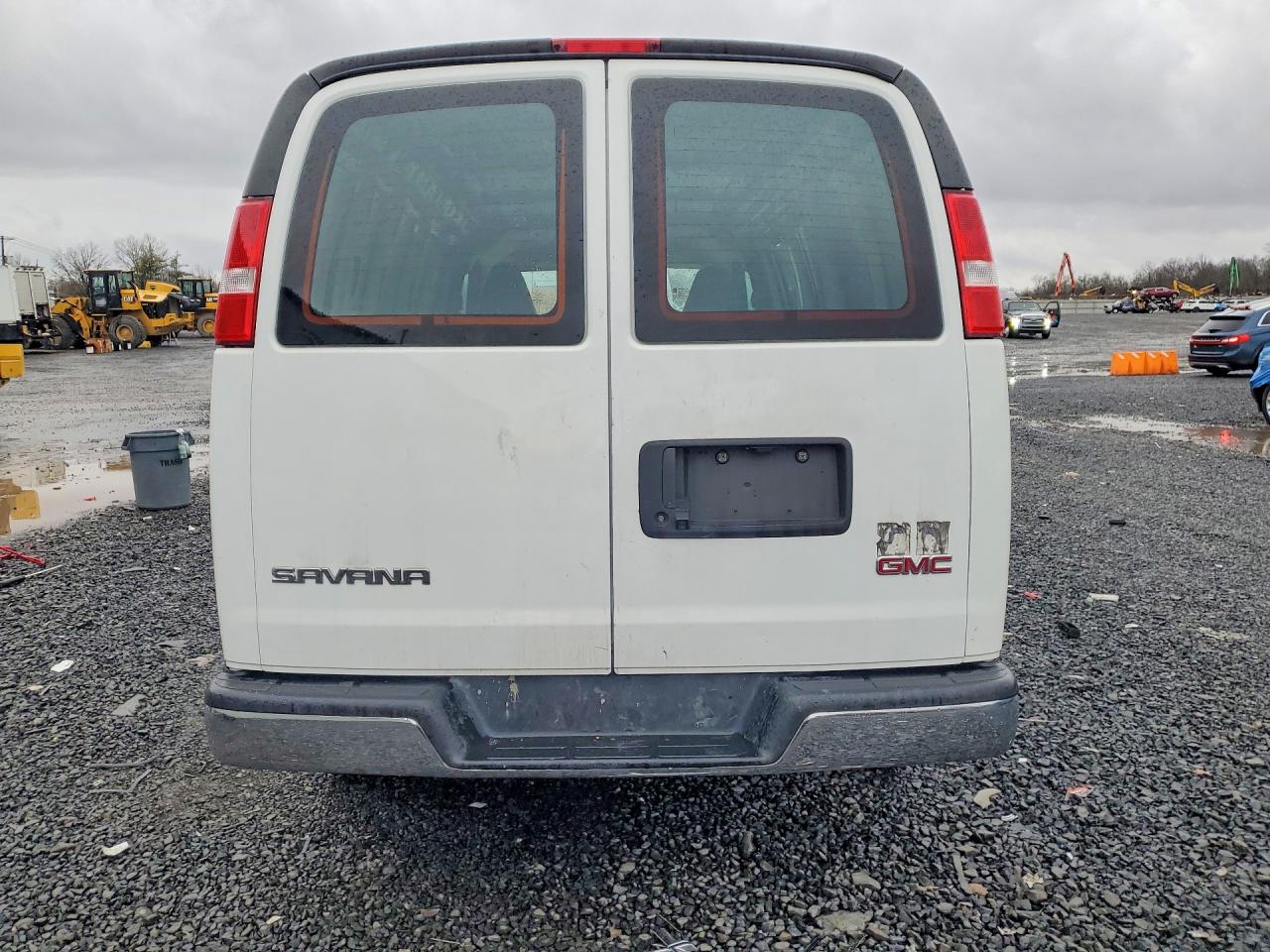 2023 GMC SAVANA G2500 photo 6