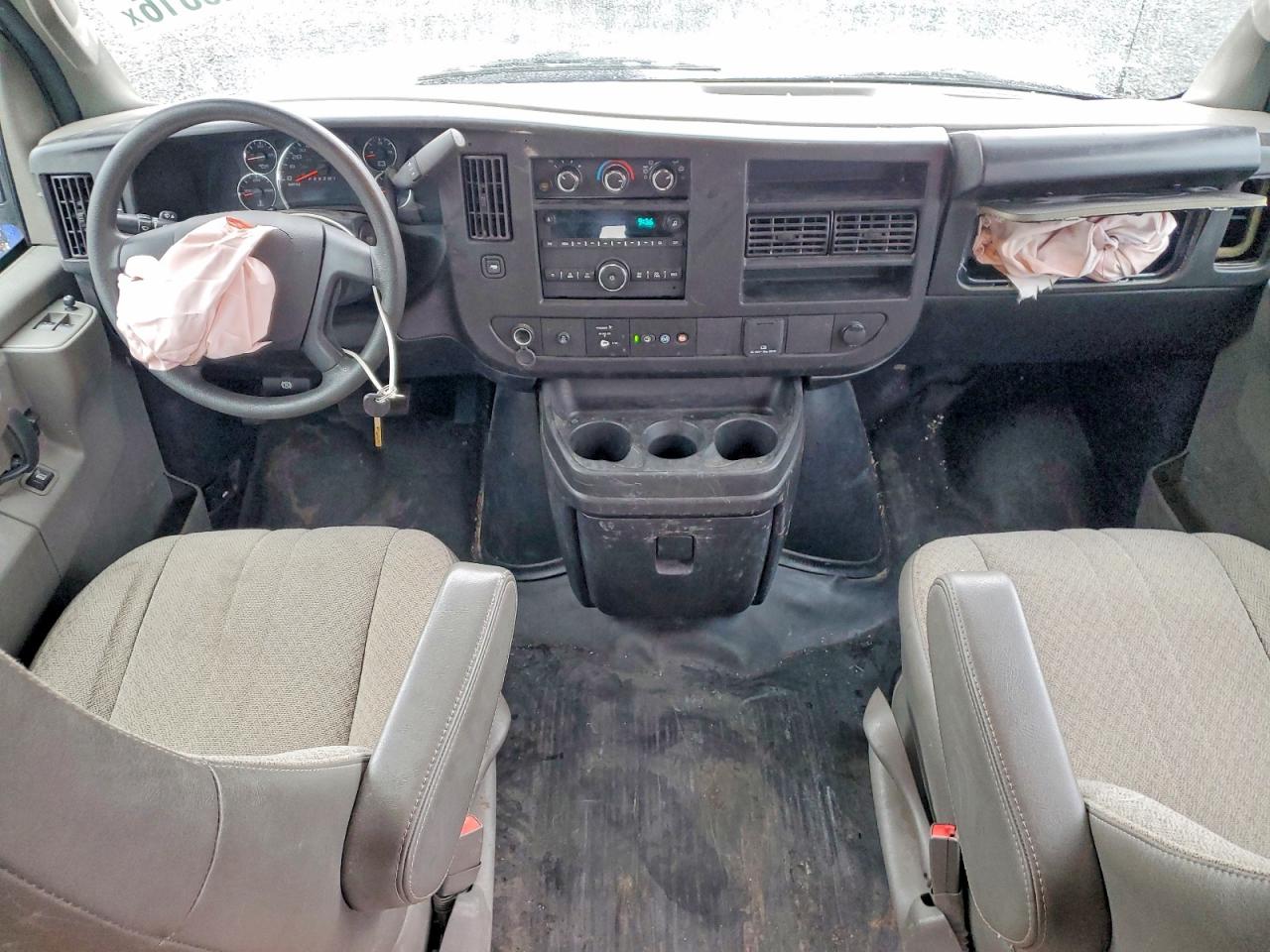 2023 GMC SAVANA G2500 photo 8