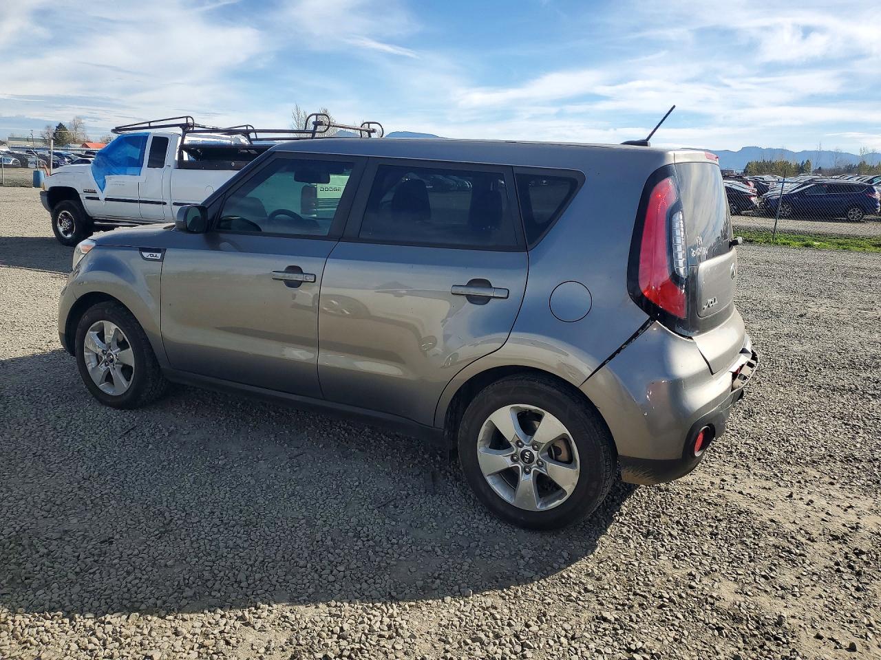 2017 KIA SOUL BASE photo 2