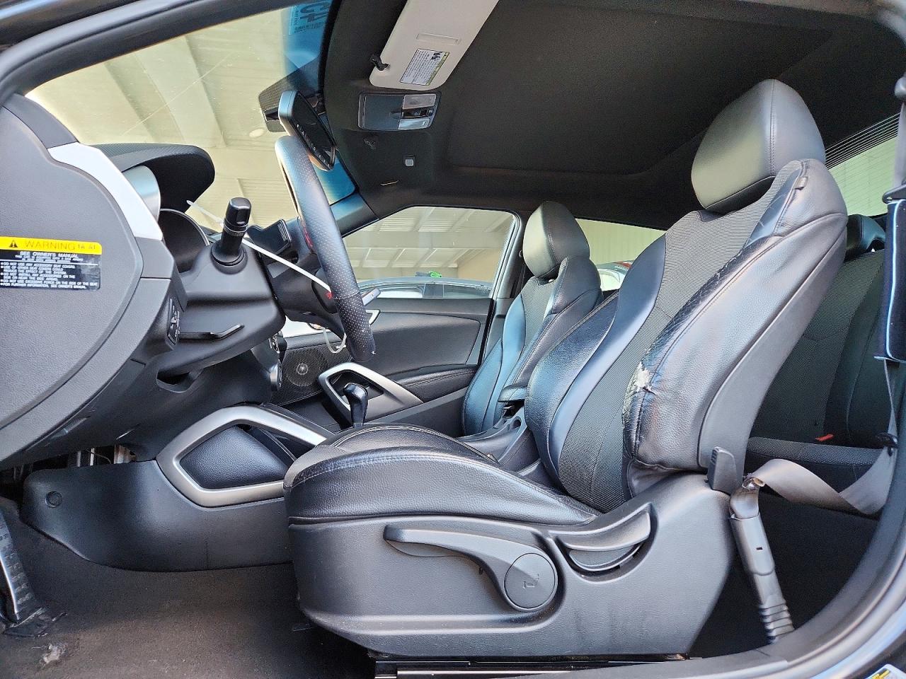 2016 HYUNDAI VELOSTER BASE photo 7