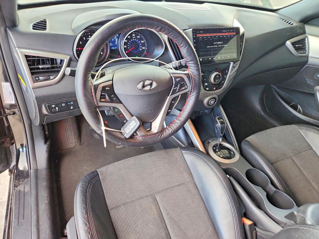 2016 HYUNDAI VELOSTER BASE photo 8