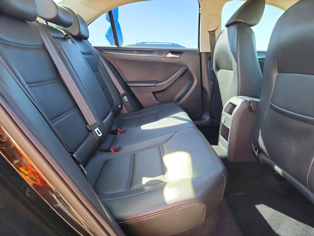 2017 VOLKSWAGEN JETTA SEL photo 10