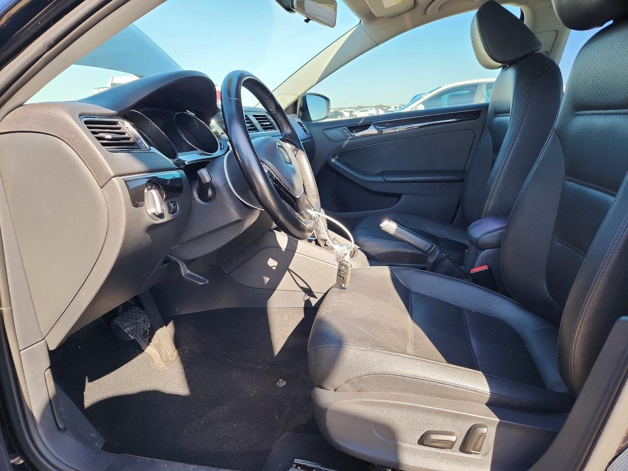 2017 VOLKSWAGEN JETTA SEL photo 7