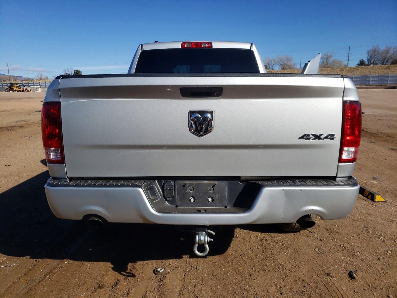 2016 RAM 1500 ST photo 6