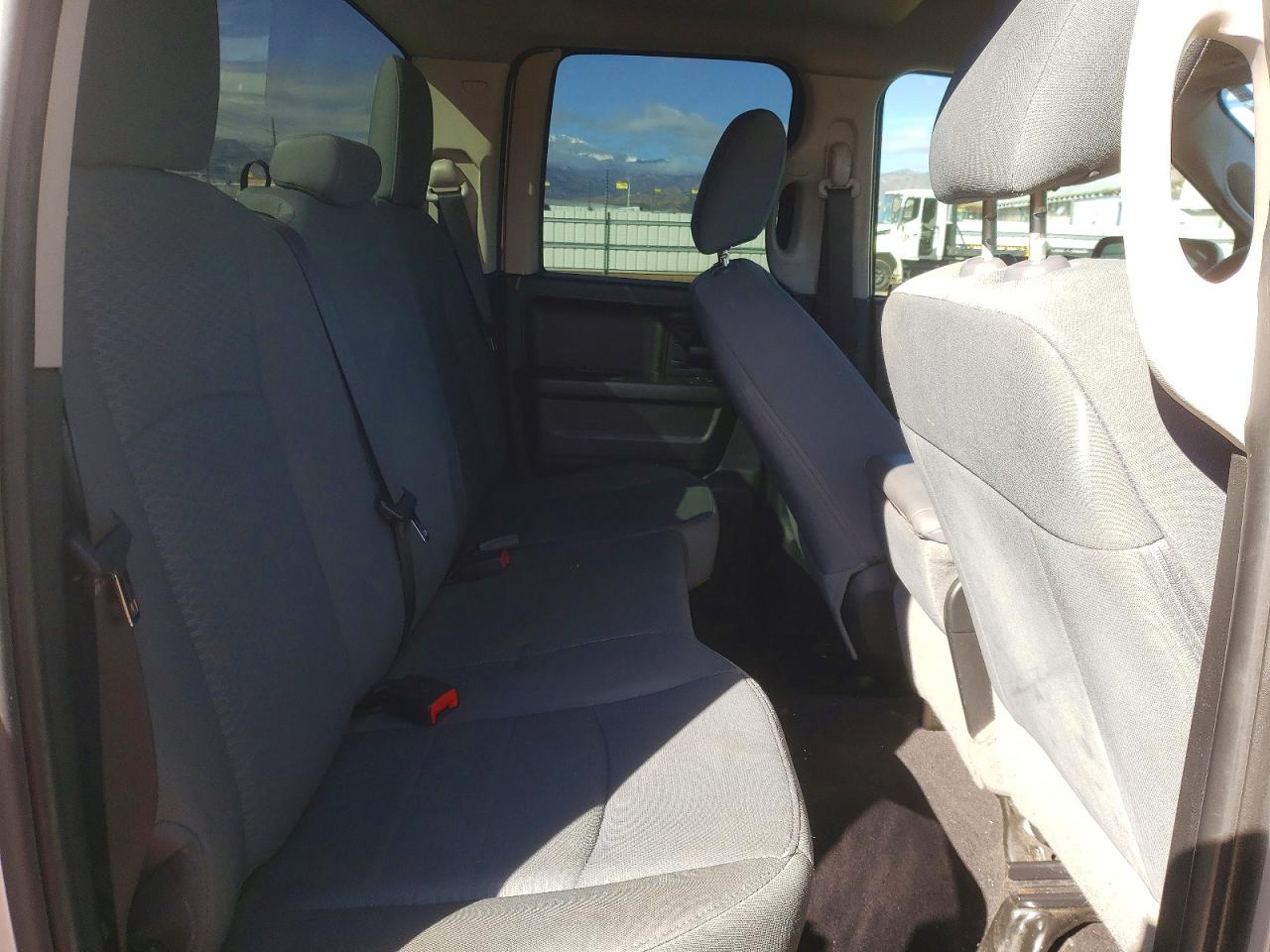 2016 RAM 1500 ST photo 10