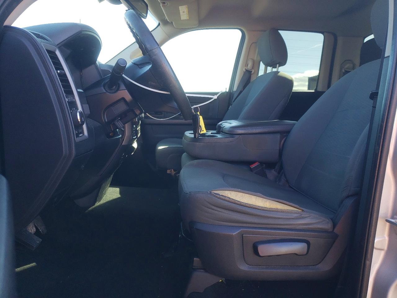 2016 RAM 1500 ST photo 7