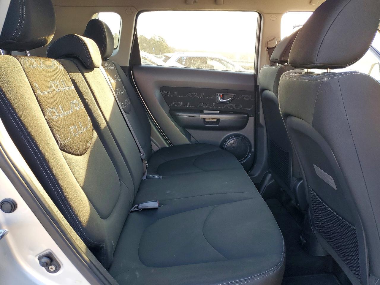 2013 KIA SOUL + photo 10