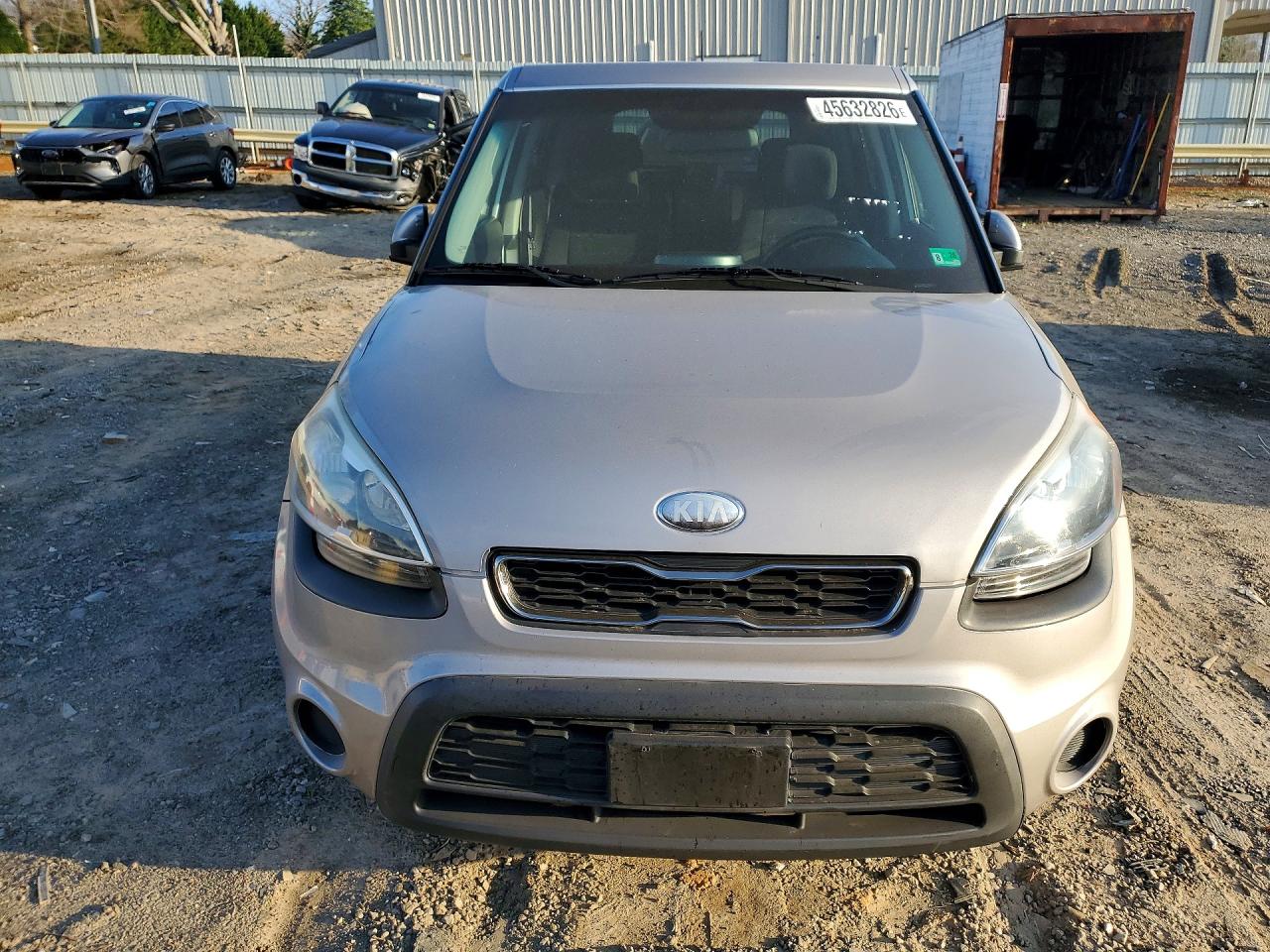 2013 KIA SOUL + photo 5
