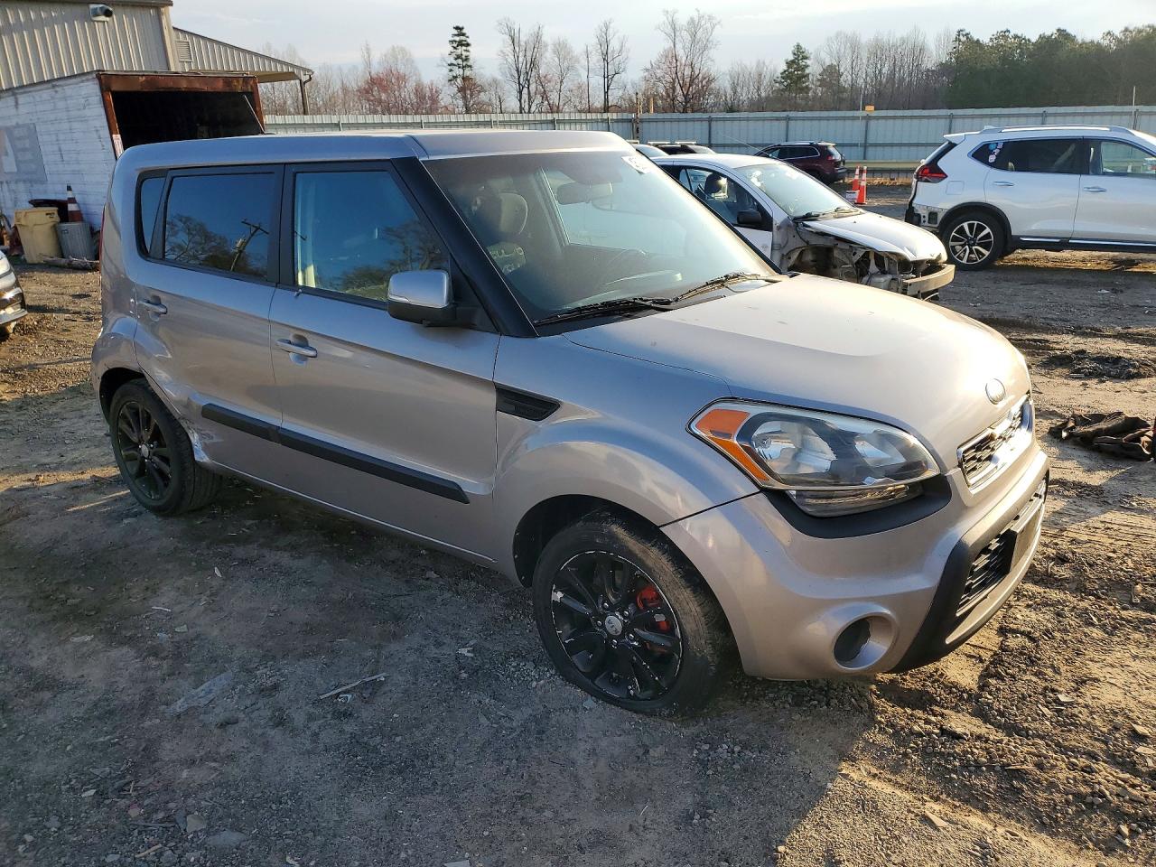 2013 KIA SOUL + photo 4