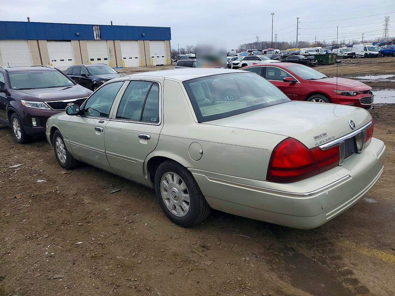 2005 MERCURY GRAND MARQUIS LS photo 2