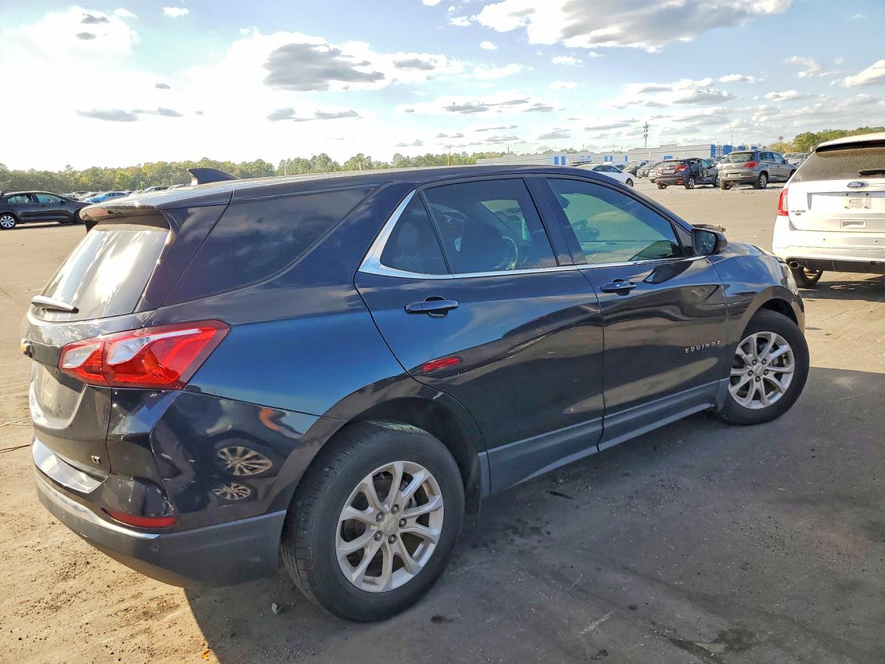 2020 CHEVROLET EQUINOX LT photo 3