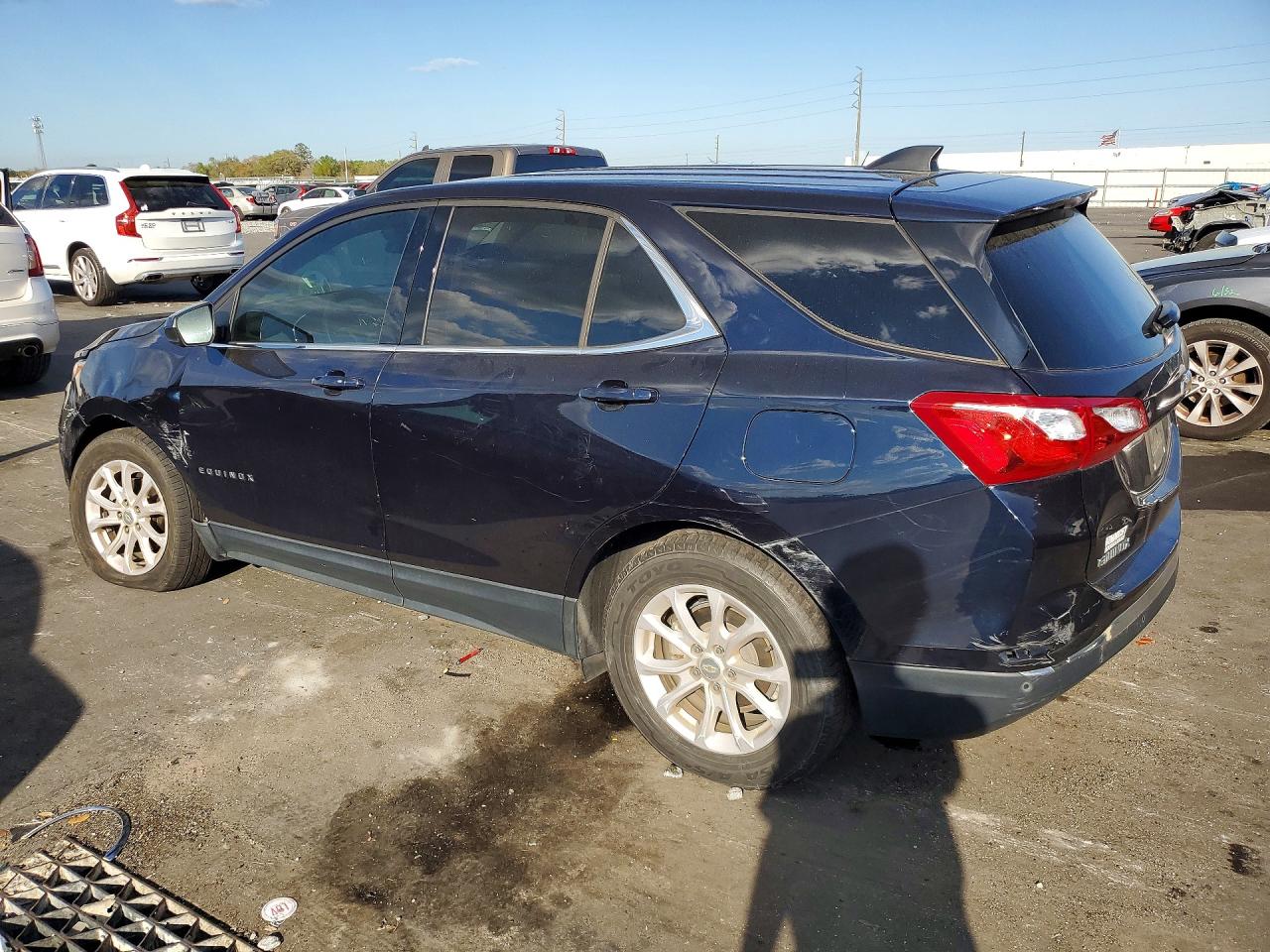 2020 CHEVROLET EQUINOX LT photo 2
