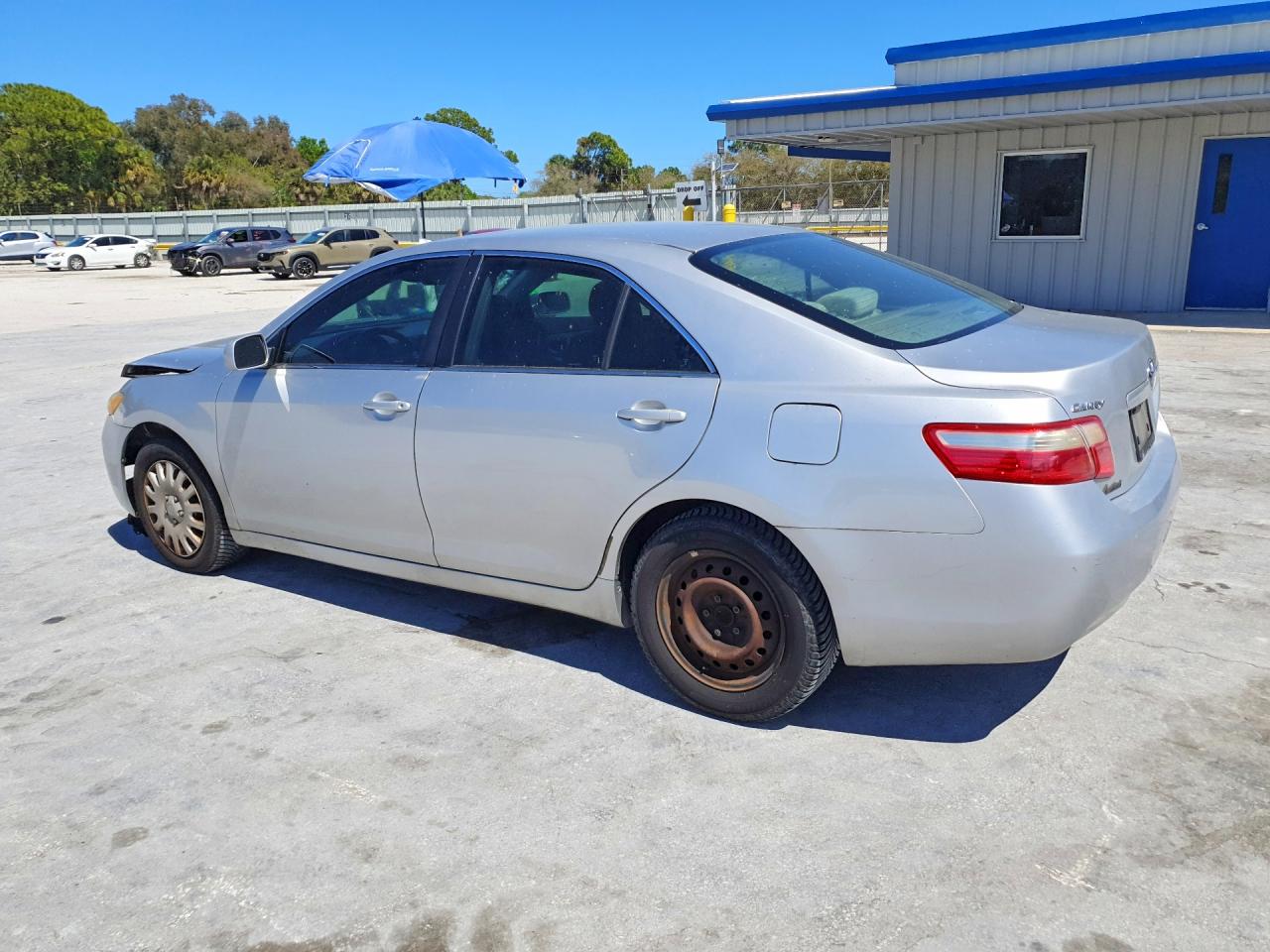 2009 TOYOTA CAMRY LE photo 3