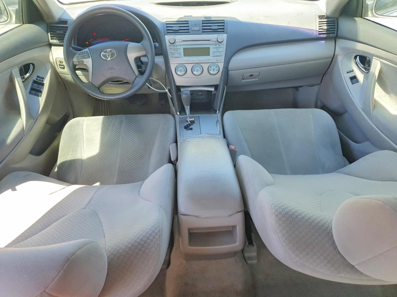 2009 TOYOTA CAMRY LE photo 15