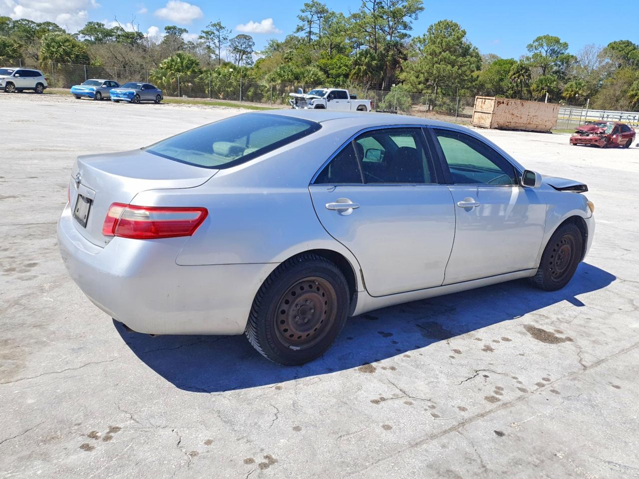 2009 TOYOTA CAMRY LE photo 5