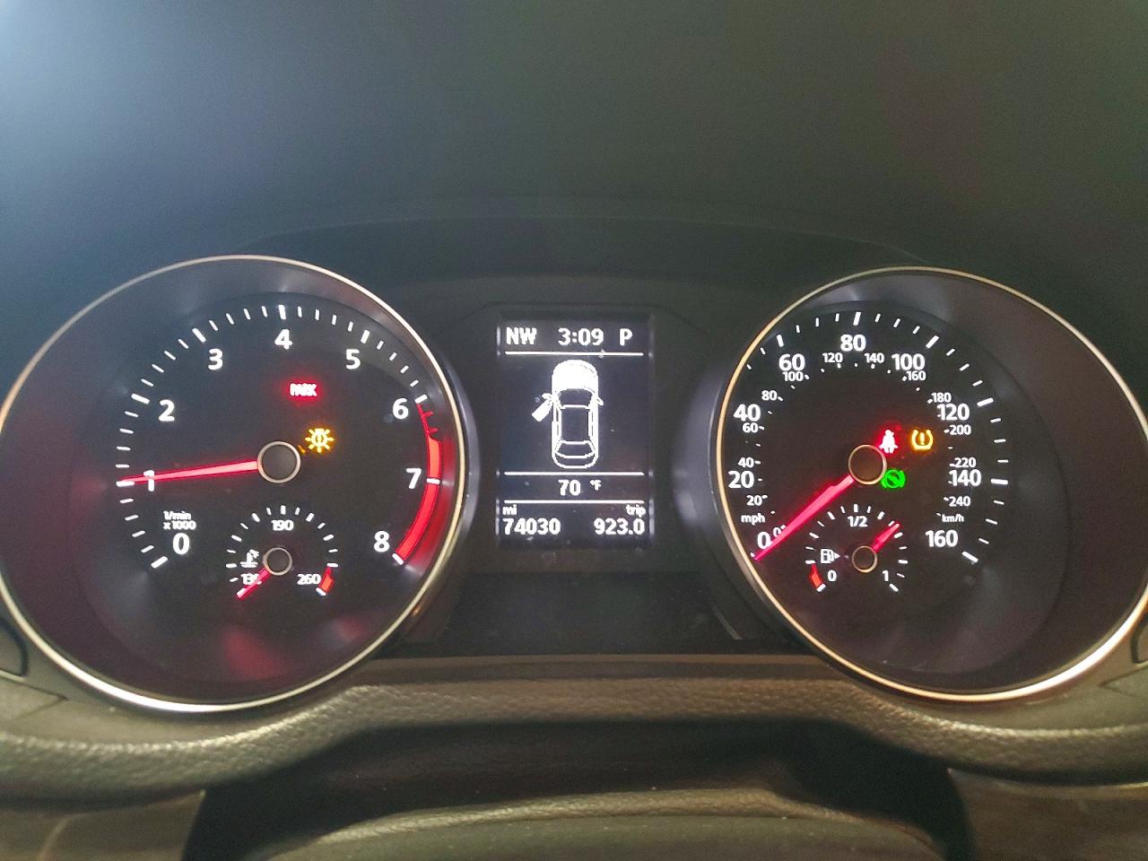 2018 VOLKSWAGEN PASSAT SE photo 17
