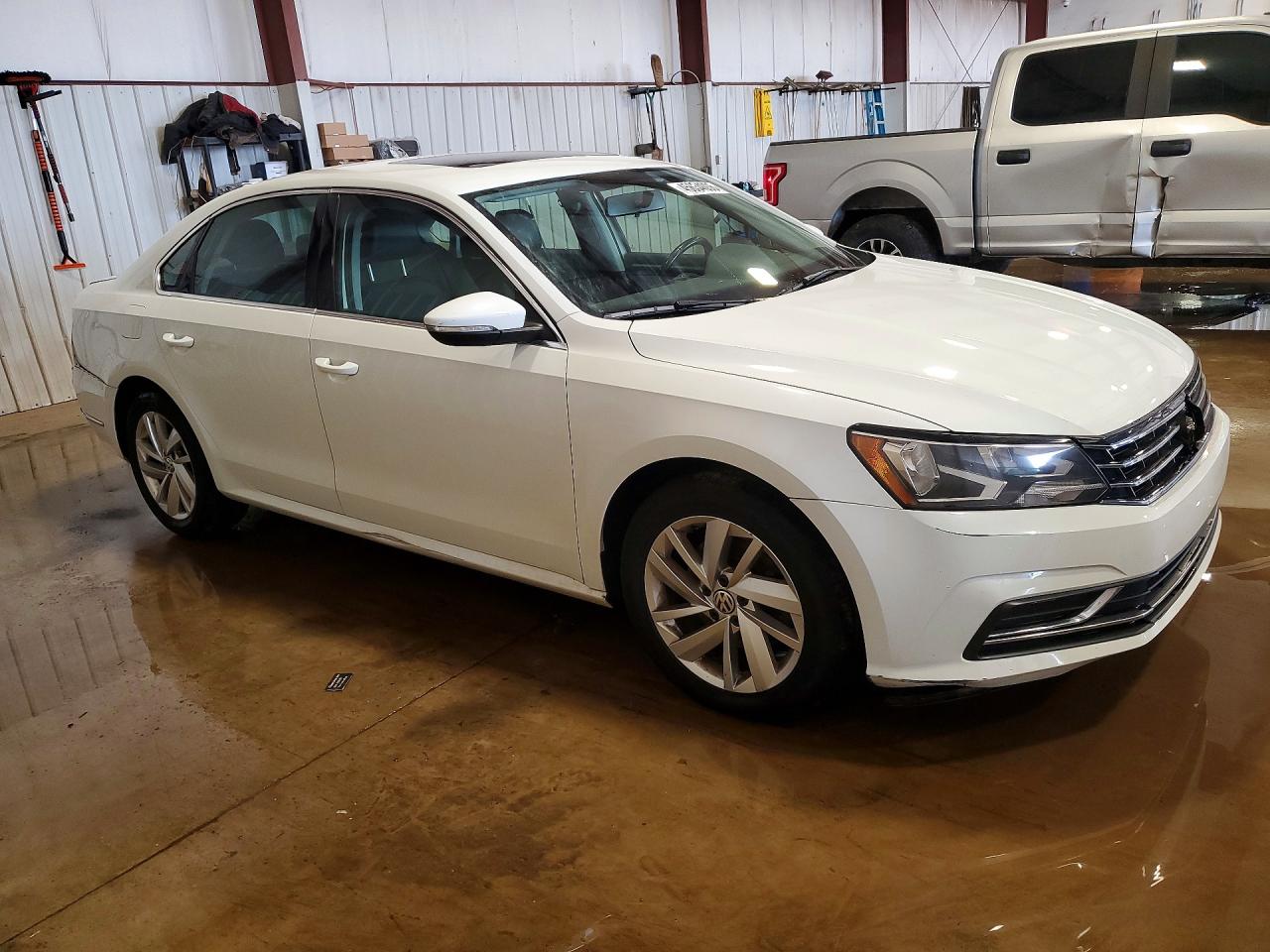 2018 VOLKSWAGEN PASSAT SE photo 7